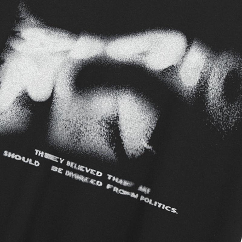 Уличная футболка с большими буквами и графикой — фото 4