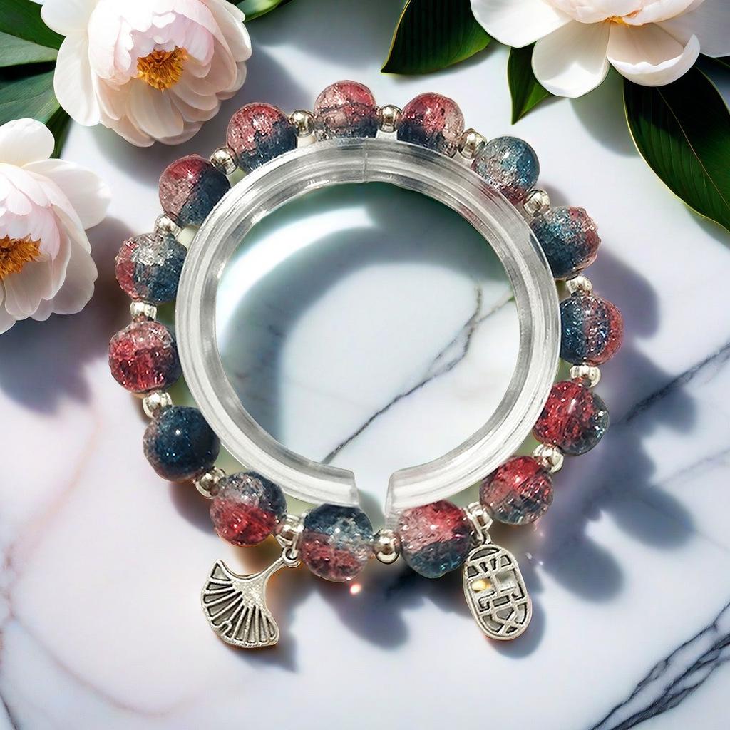 Braccialetto in Vetro Fiore Esplosione Fantasy da 10 mm: Ciondolo Farfalla Colore Degradé Design di Nicchia per Donne e Migliori Amiche.