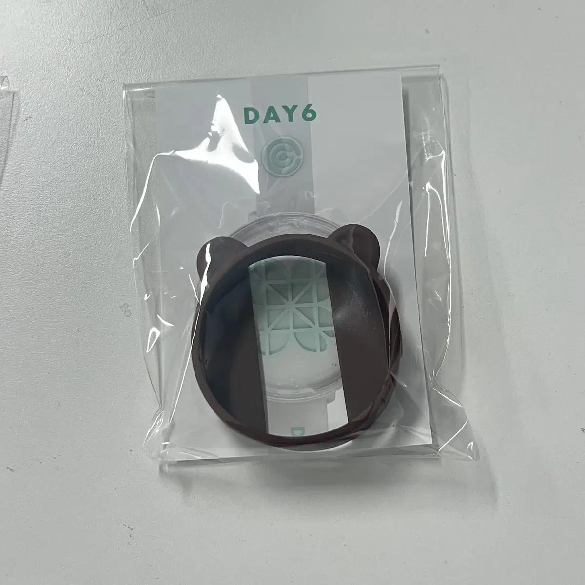 

Denimals Легкое кольцо-крышка Day6 Petite Malls Bang Sungjin