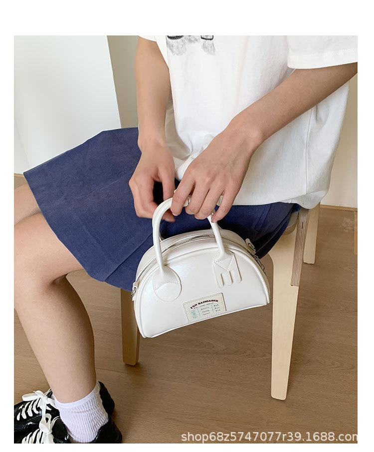 Super Hot Small Bag Women's Retro 2025 New Fashion Crossbody Bag Korean Version of Versatile Niche Handheld Pillow Bag