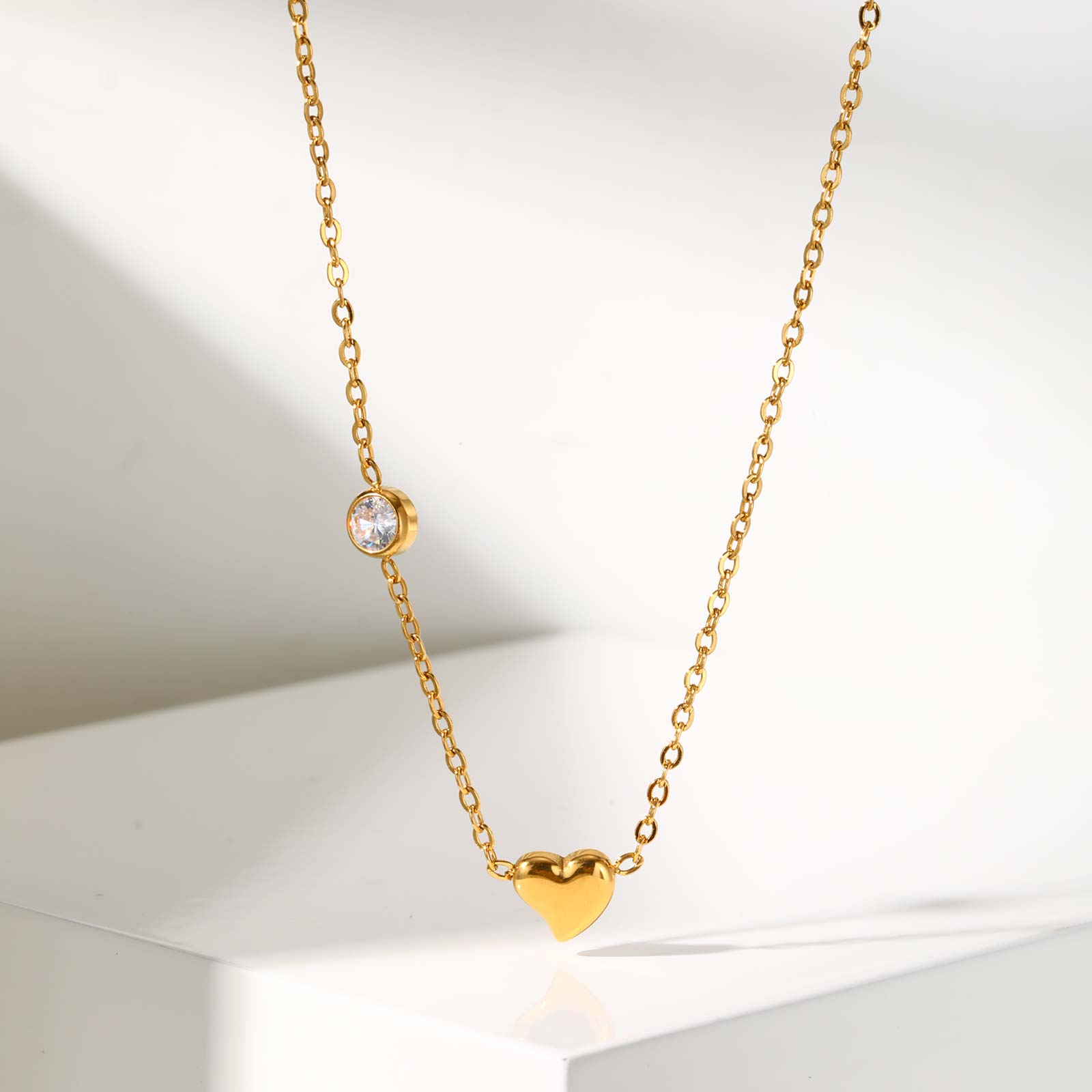 

Dainty Zircon Bowknot Flower Heart Pendant Necklace for Women, Stainless Steel Gold Plated Charm Necklace, Chic Luxury Jewelry