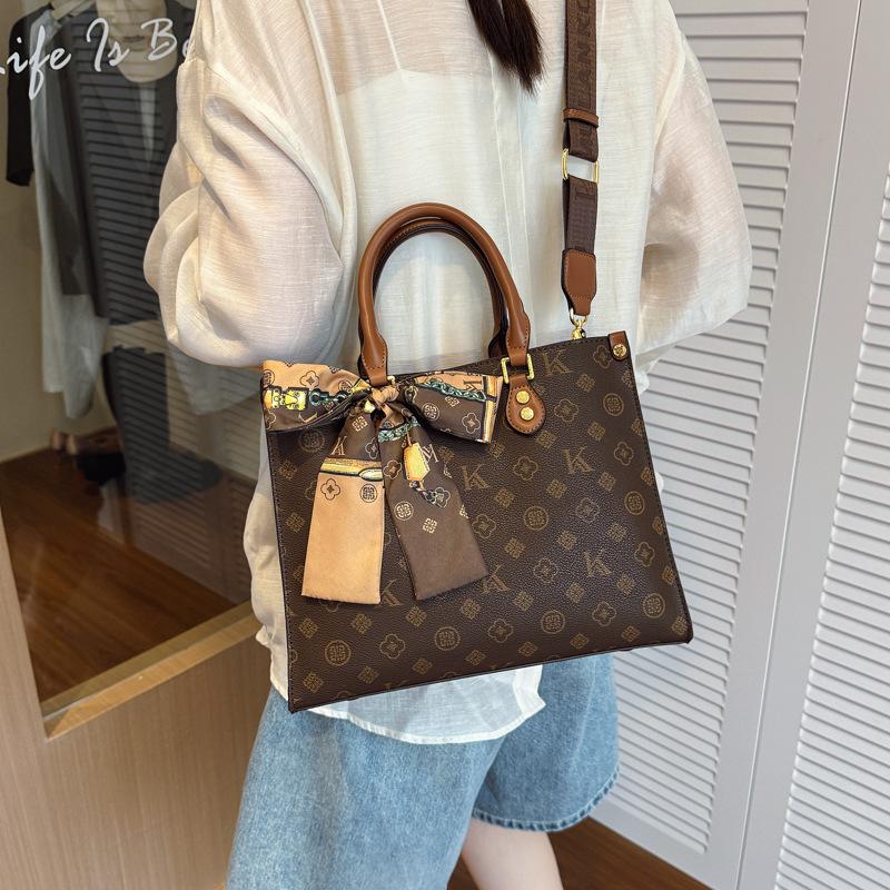 Handbag Women's New Fashion Versatile Shoulder Messenger Bag
