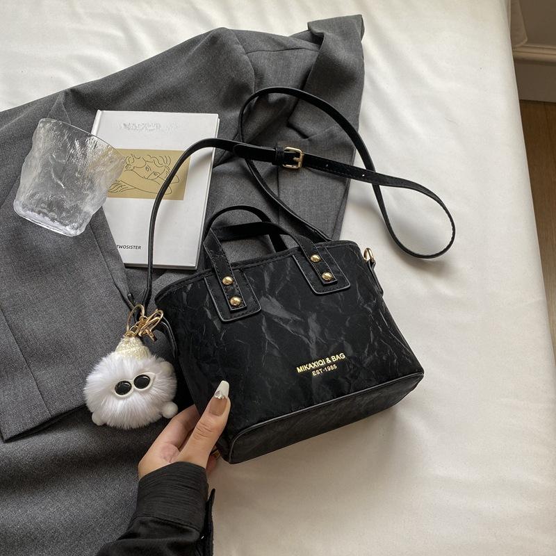 

A Niche Fashionable Simple and Trendy Single-shoulder Bag with A High Level of Appearance чорний