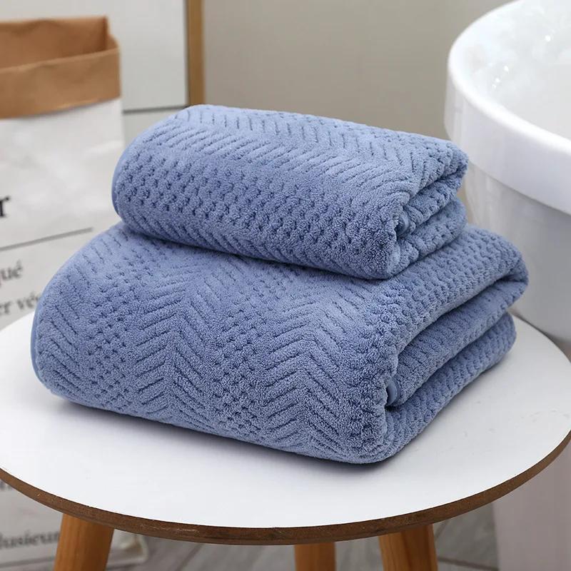 Large Coral Calf Bath Towel with High-quality Trim, a Set of 2 Pieces, Thick and Soft Beach Towel, Water Absorption