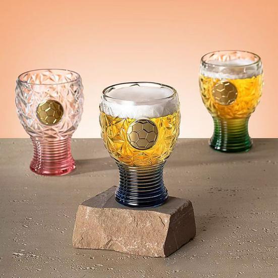 Fotbalová trofej Pivní sklenice, Objem 400 ml Vysoký trofejní hrnek, Čirá skleněná nádoba na Ležák Craftové pivo, Dárek pro sportovního fanouška