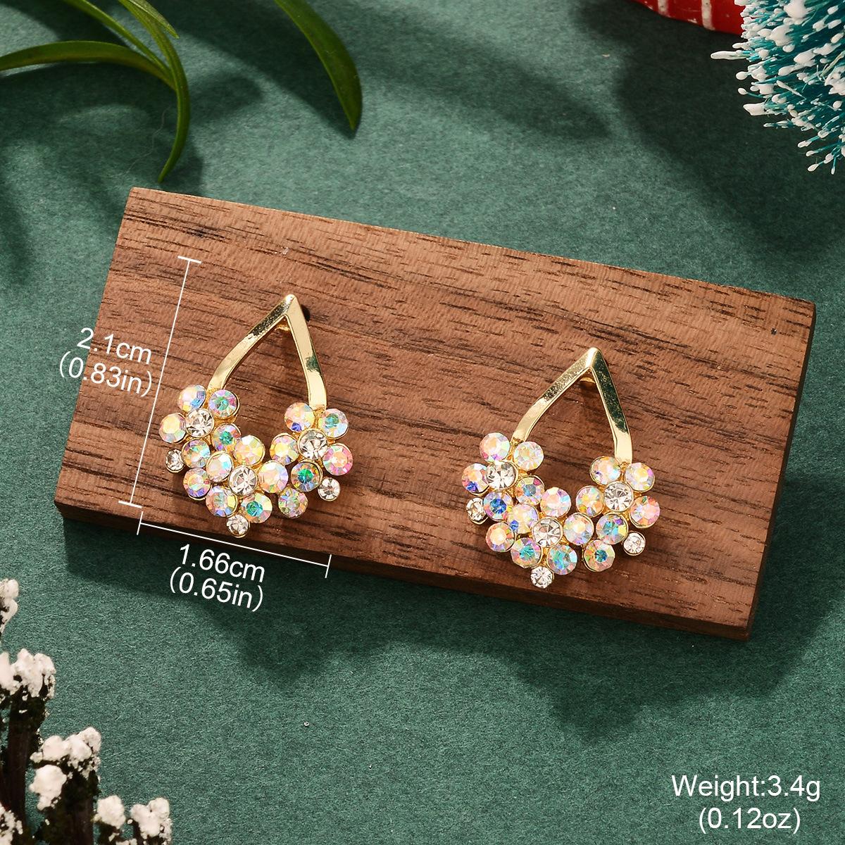 

Christmas light luxury personality peach heart flow Su earrings autumn and winter new exquisite ins style fashion ear jewelry