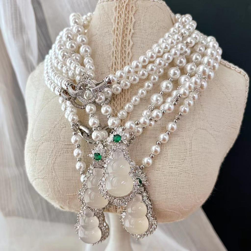 Retro High Quality Natural White Chalcedony Artificial Australian White Pearl Sweater Chain Necklace Autumn And Winter New Models