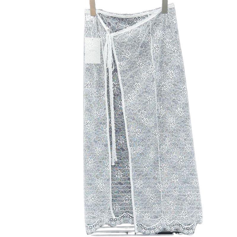 Vestito Intero Trasparente con Laccetti Coreano con Bordi in Pizzo, Gonna in Tulle e Design a Strati