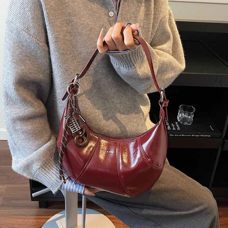 Premium Autumn and Winter Maillard Style New Fashion Versatile Messenger Bag Commuter Niche Single Shoulder Dumpling Bag Light Luxury