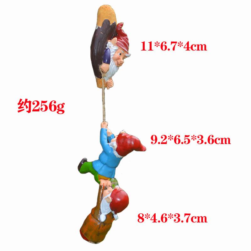 Creative Garden Decoration Micro Dwarf Climbing Figurine Made Of Durable Resin Material