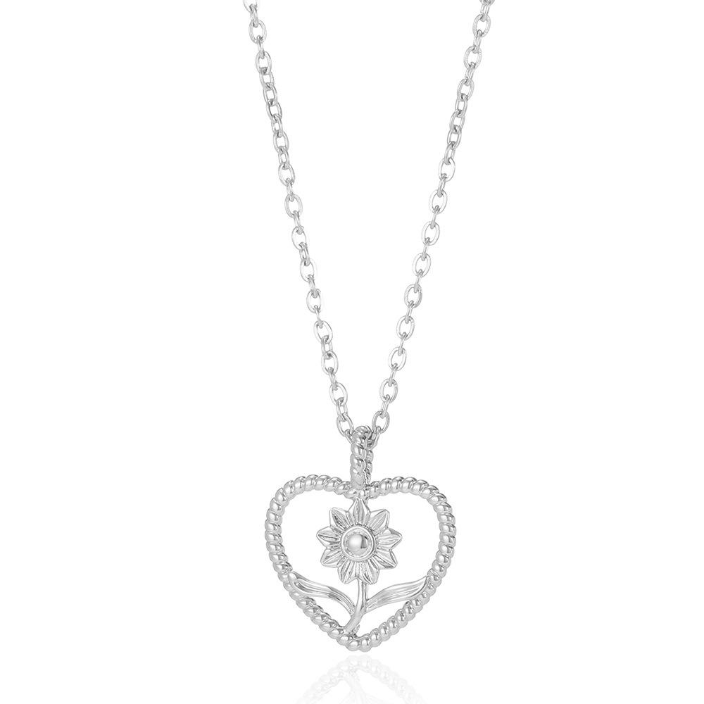 European-American Fashion Heart Necklace: Trendy Scorpion Clavicle Chain for Everyday Wear