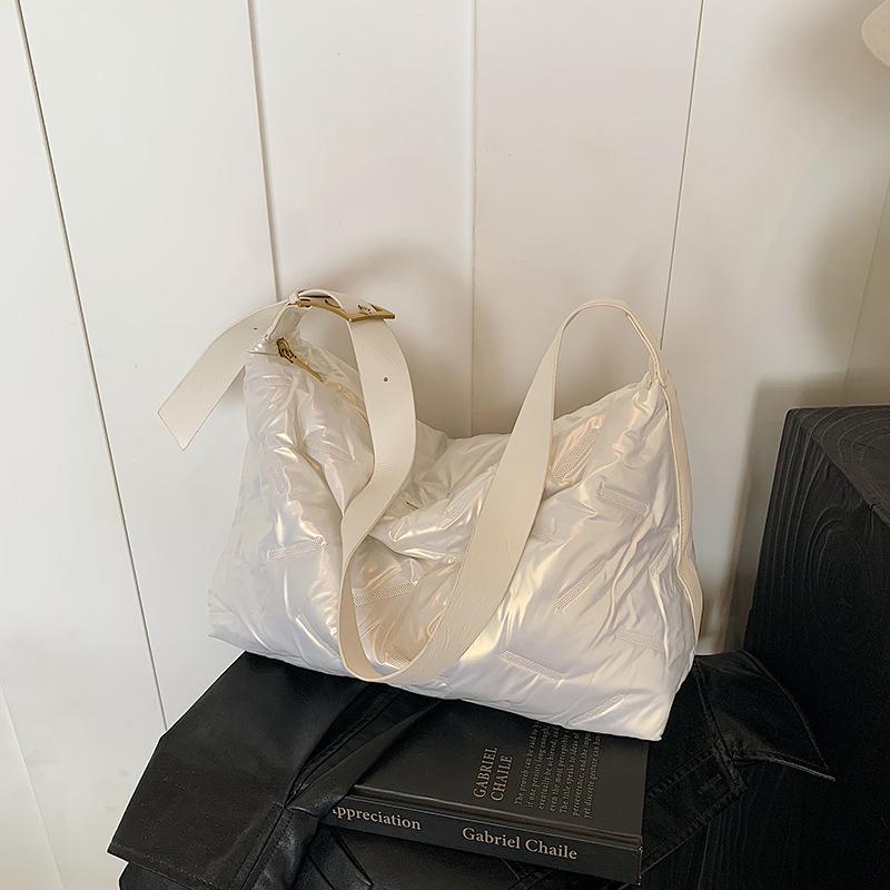 Casual Large-capacity Cotton Clothes Bag Women's New Autumn and Winter Popular Shoulder Messenger Bag Commuter Tote Bag