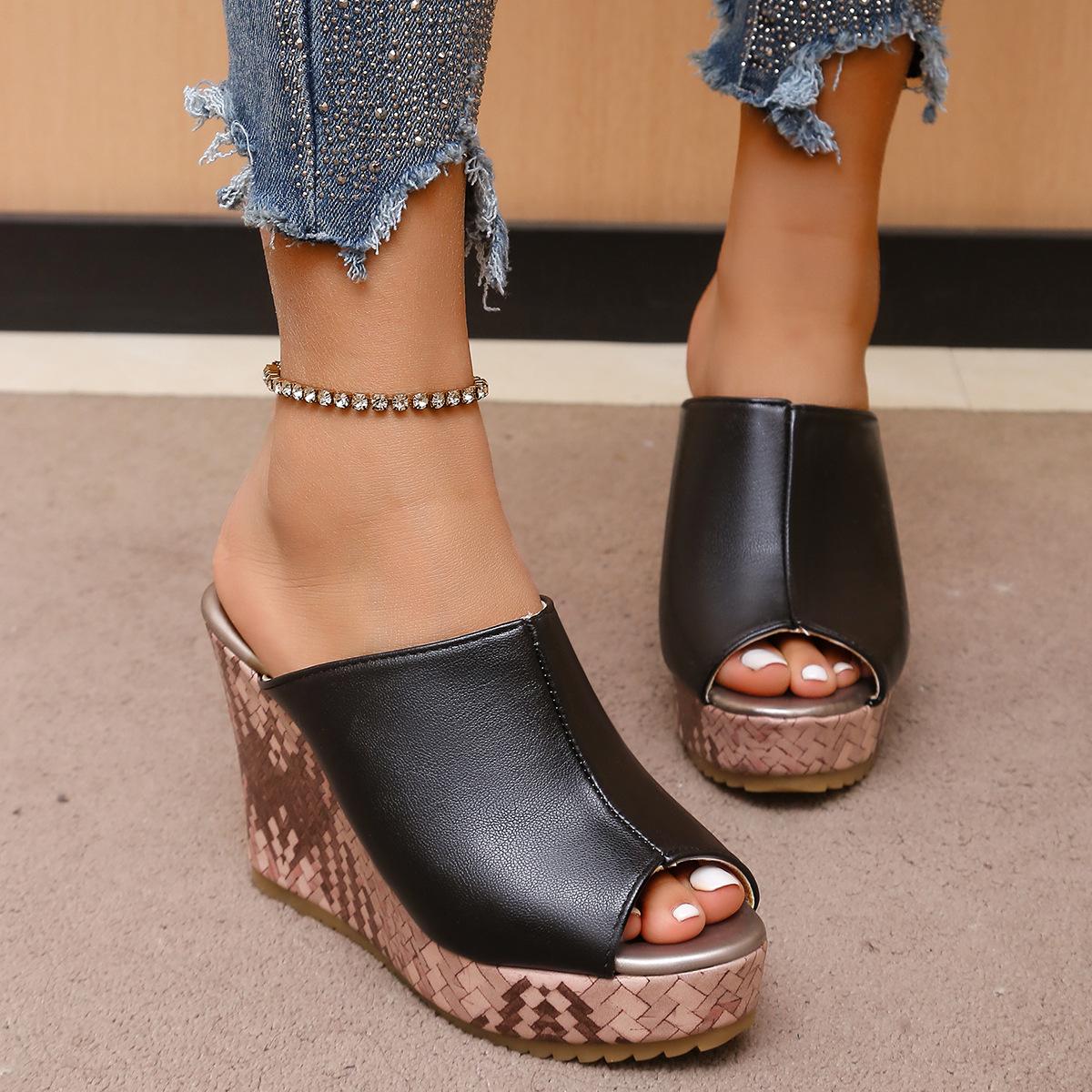 

2025 лето новая мода танкетка рыбий рот женские крутые шлепанцы большой размер водная платформа платформа платформа модные босоножки на высоком каблуке 35 чёрный