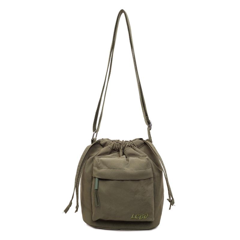 

Lightweight drawstring bucket bag for women2026New Korean-style trendy shoulder bag, casual and versatile niche crossbody bag зелений