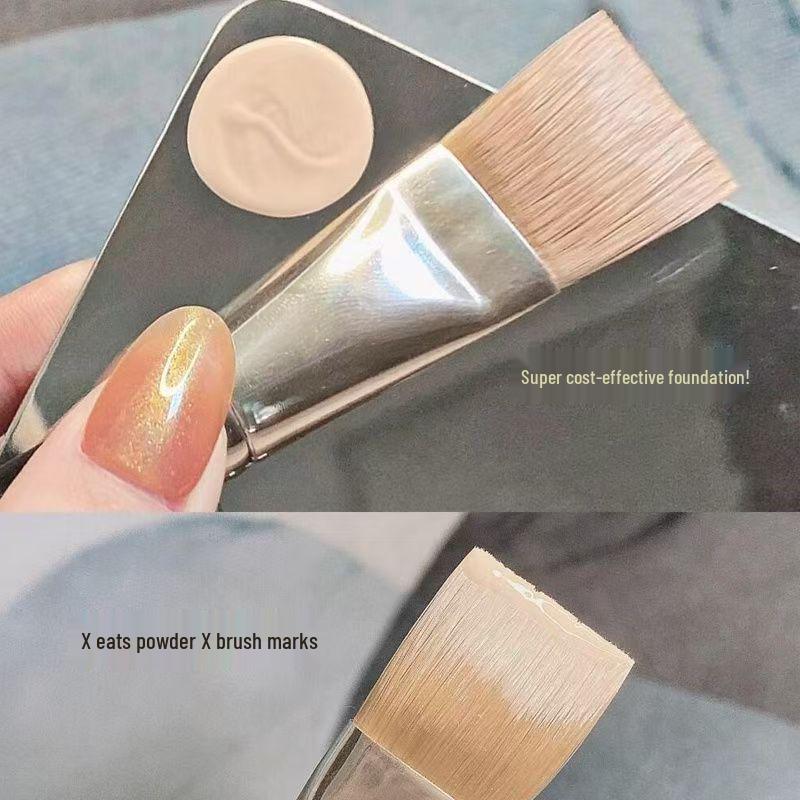 Trace-Free Flat-Head Foundation Brush: Soft, Adherent, Portable Beauty Tool