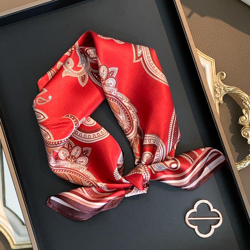 Red cashew flower silk square scarf, silk scarf, women s neck, high-end mother s style, neck jewelry, mulberry silk, new scarf. 53*53cm