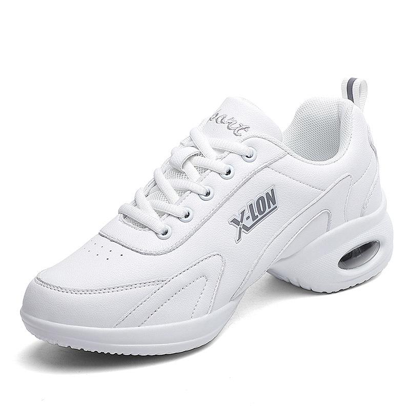 

Autumn and winter white dance shoes soft sole low-top slope heel dance shoes composite sole thick sole middle-aged and elderly square dance shoes 35 белый