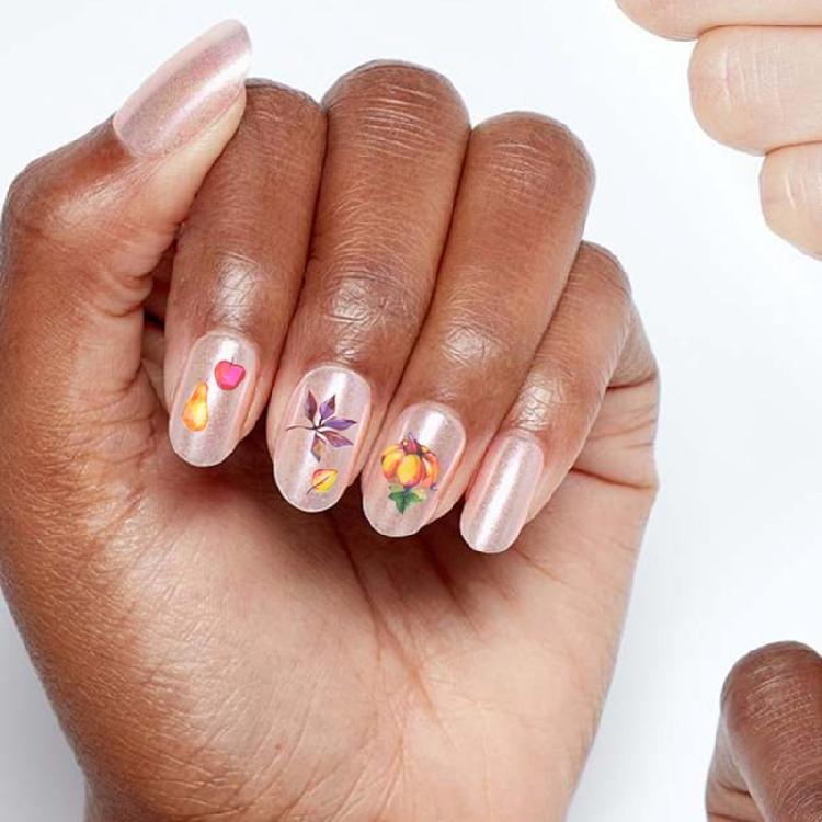 Elegant Ginkgo and Maple Leaf Nail Art Stickers 6 Sheets Easy Apply Nail Decals Women's Nail Decoration for Autumn Nail