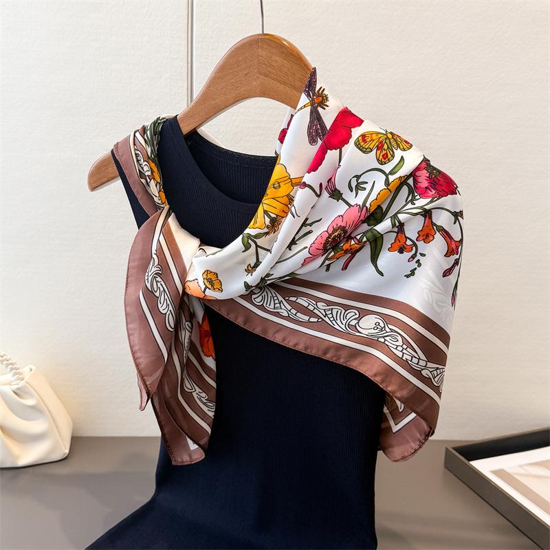 

Корейская версия свежий цветок атлас имитация шелка печать большой квадратный шарф шелковый шарф шаль головной платок шарф для защиты шеи декоративный шарф 90*90cm