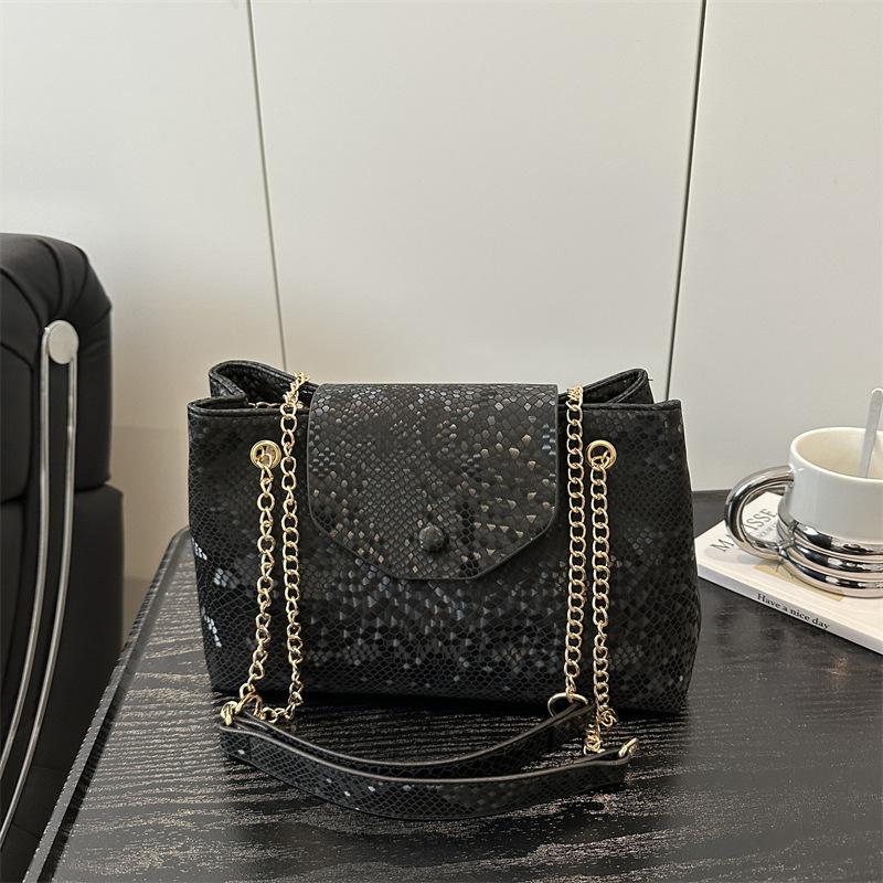 Premium Sense Large Capacity Bag Women 2025 New Fashion Versatile Chain Shoulder Bag Commute To Work Tote Bag