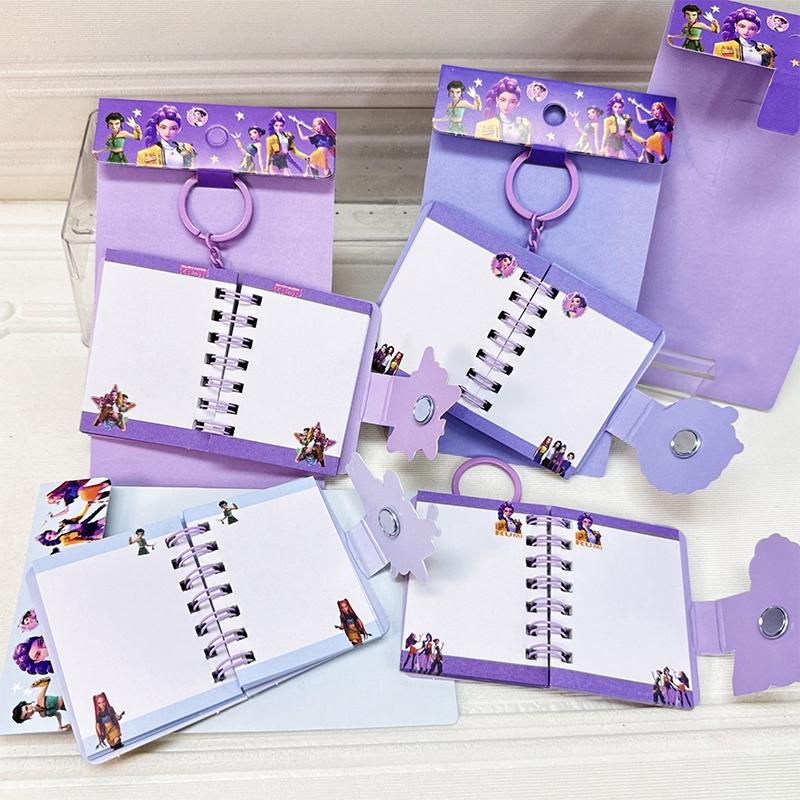 Kpop Demon Hunterix Caderno Chaveiro Pingente de Mochila Conjunto de Canetas para Estudante Maquiagem Corrente Adesivo Padrão 3D Kpop Anime Filme Presente