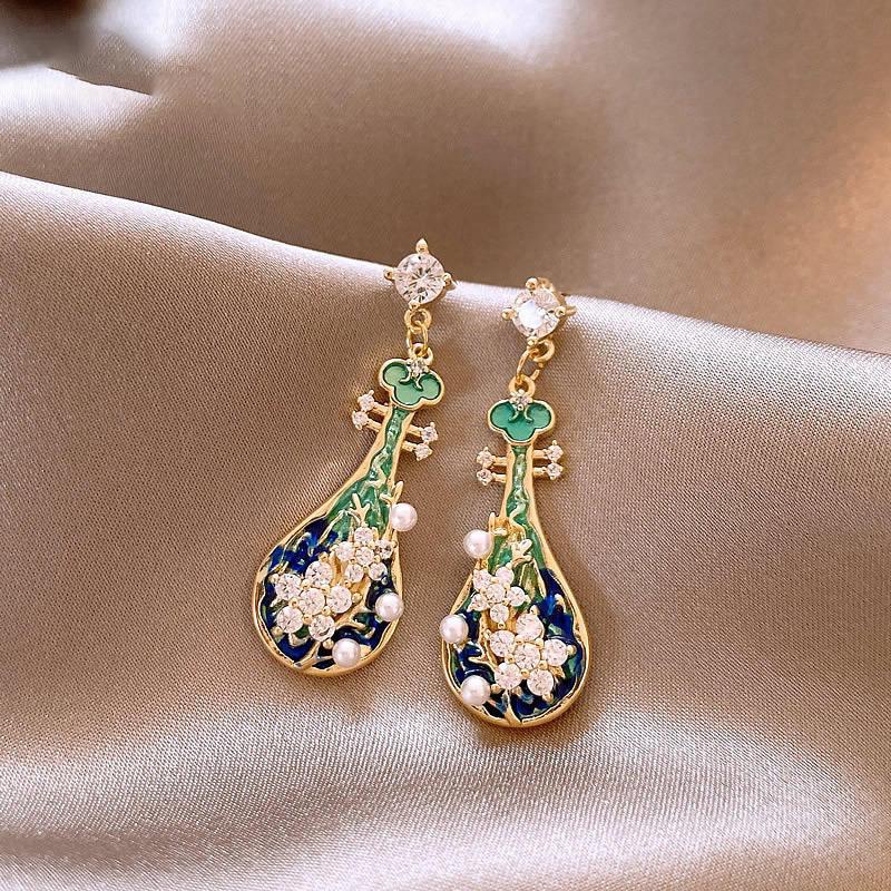 Real gold electroplated French pearl flower stud earrings court style retro niche earrings light luxury premium earrings women