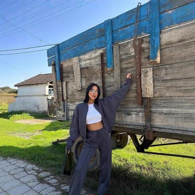 Women's Grey Cropped Zipper Hoodie and Loose Fit Sweatpants Casual Lounge Set