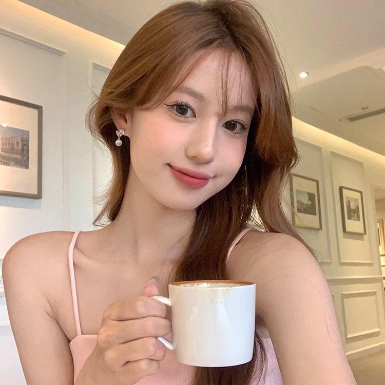 Heart-Shaped Cat's Eye Zircon Earrings: 2024 Trendy Niche Design Luxury Studs & Clips