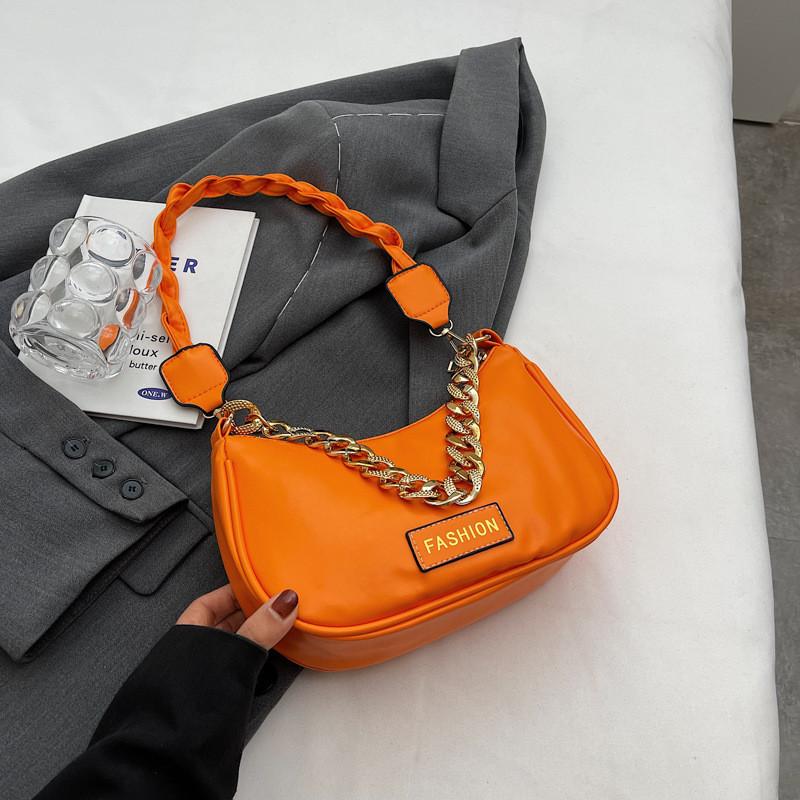 Chic Small Pu Leather Women's Chain Shoulder Bag With Zipper Closure For Everyday Style
