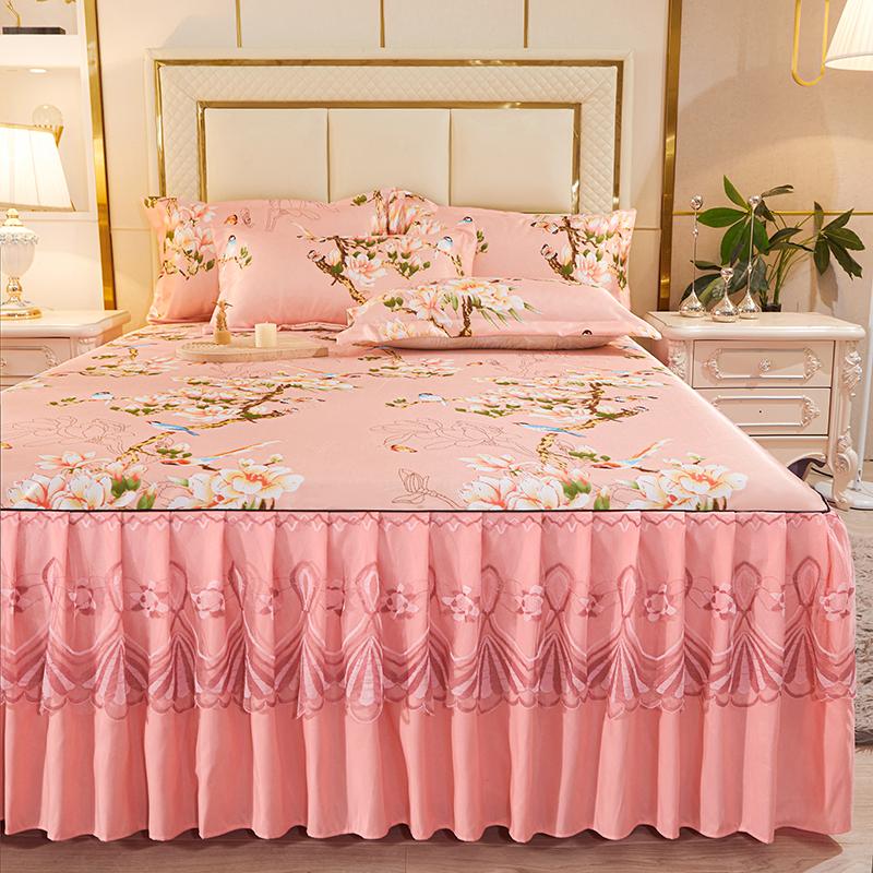 Pink Flowers Lace Bed Skirt Set Summer Ice Silk Smooth Comfortable Bedspread with Pillowcases Luxury Queen King Size Bedding Set