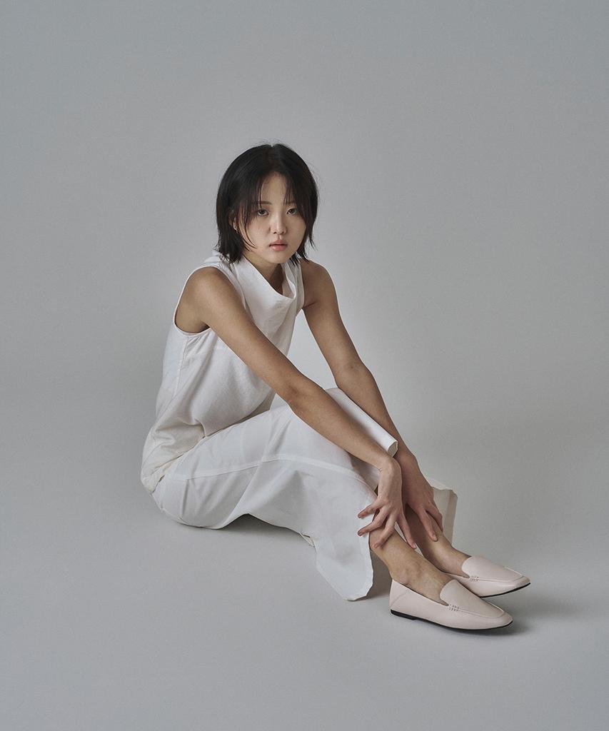Phase Moon Pure Plain Classic Loafer (Cream)