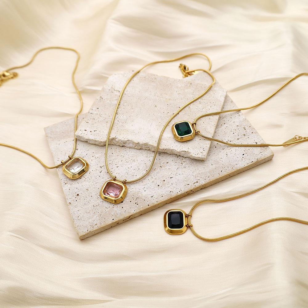 Accessories French Vintage Geometric Sugar Cube Zircon Pendant Necklace Women'S 18K Gold Stainless Steel Clavicle Chain