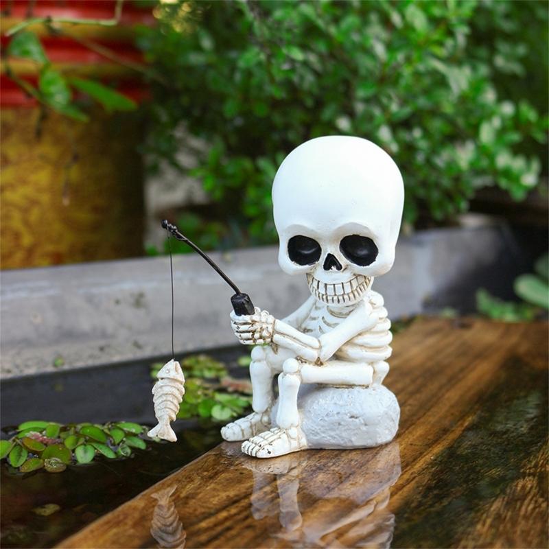 Outdoor Resins Halloween Skeleton Fisherman Sculpture With Shaking Head Design For Garden Patios Pond Decoration Gift