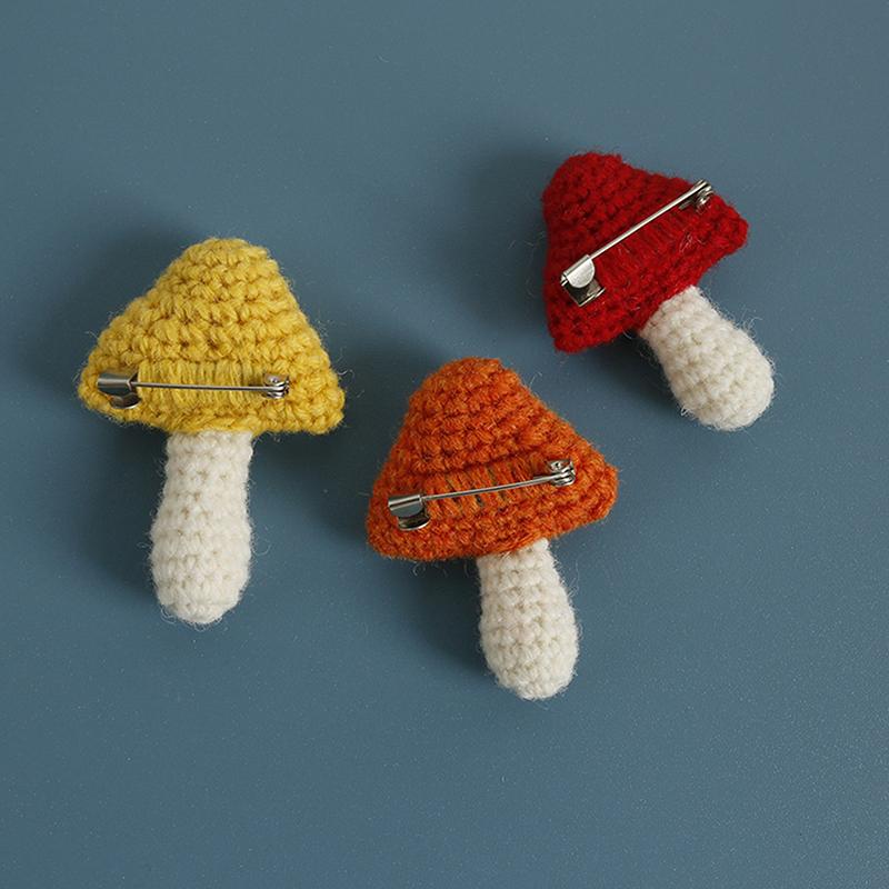 Botanischer Aufnäher Cartoon Gestrickte Pilz Brosche Dreidimensionaler Pilz Pin Kreativer Schmuck Geschenk
