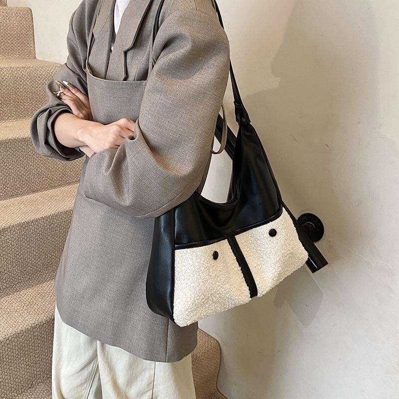 2025 Fluffy Plush Large Capacity Tote - Women's Mori Style Autumn/Winter Underarm Crossbody Bag