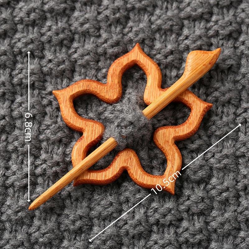 Brooch Pin with Woodenanimal Pattern