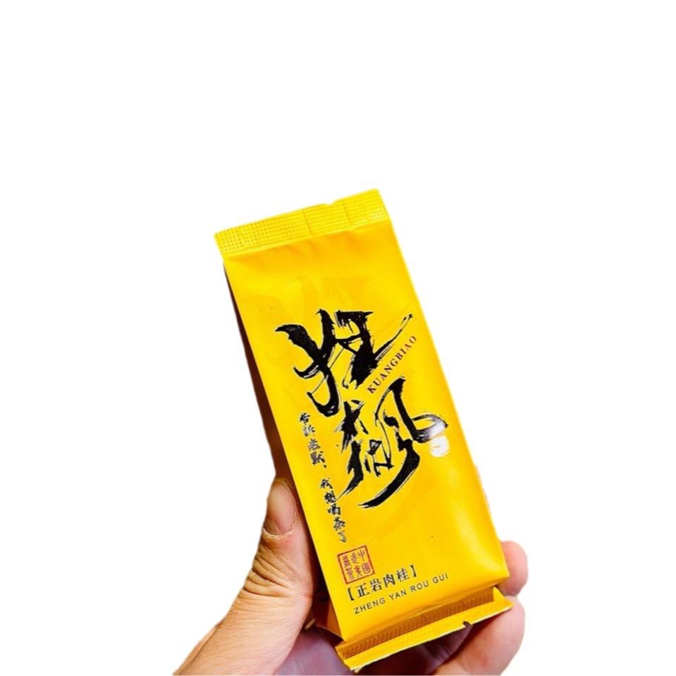 

Чай Уи Чай Улун Фуцзянь Северный Улун Чжэнъянь Средний огненный дегустационный пакет с корицей Подарочный чай 8.5g