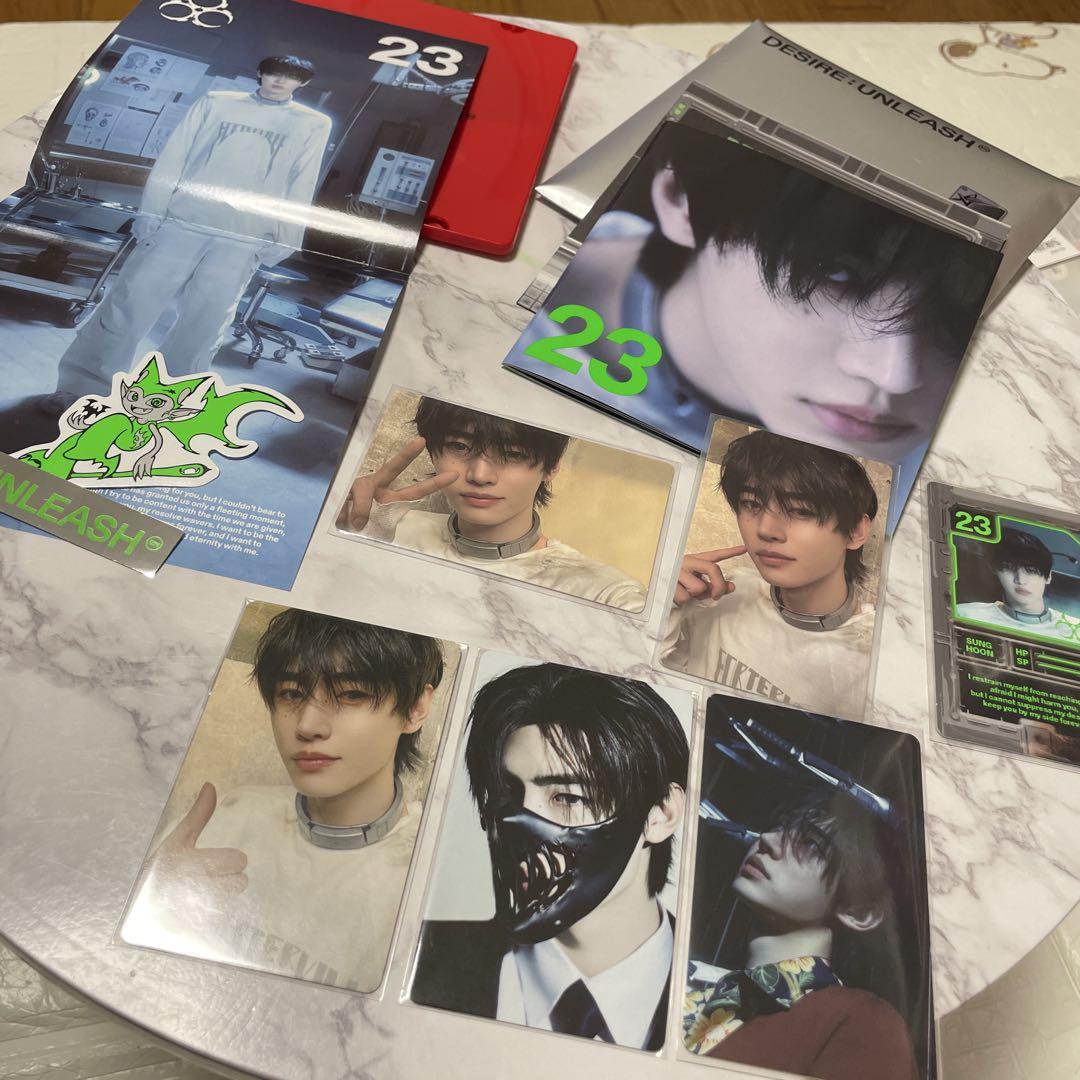 

[USED] DESIRE: UNLEASH Sung Hoon trading card set