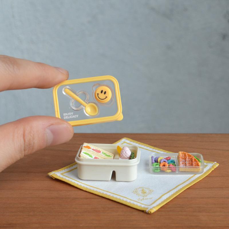 Mini Lunch Box Cute Smile Bneto Dollhouse Home Decorations Mini Food Storage Box Pretend Play Kiitchen Toy Accessories ONLY Box