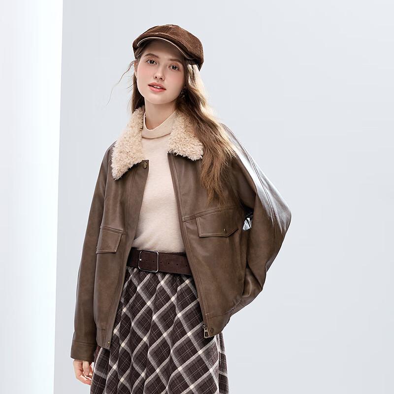 Dámská bunda Betu s klopami z texturované PU kůže