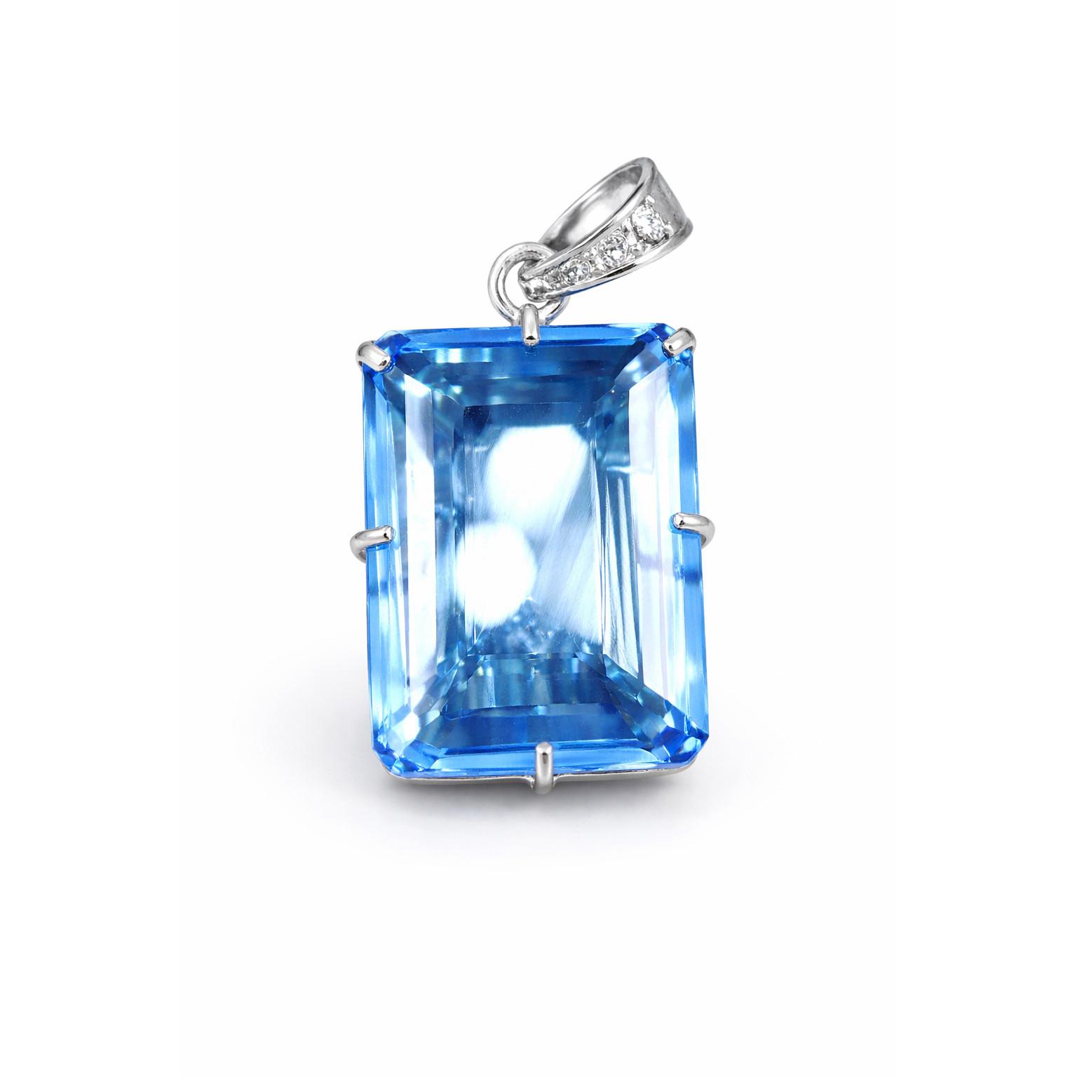 

Natural Blue Topaz 99ct 925 Sterling Silver Pendant Certified 49.0 mm Approx. синій