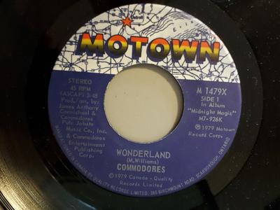 7inch Record COMMODORES - Wonderland M1479X Motown 1979 Canada Soul/Funk Used