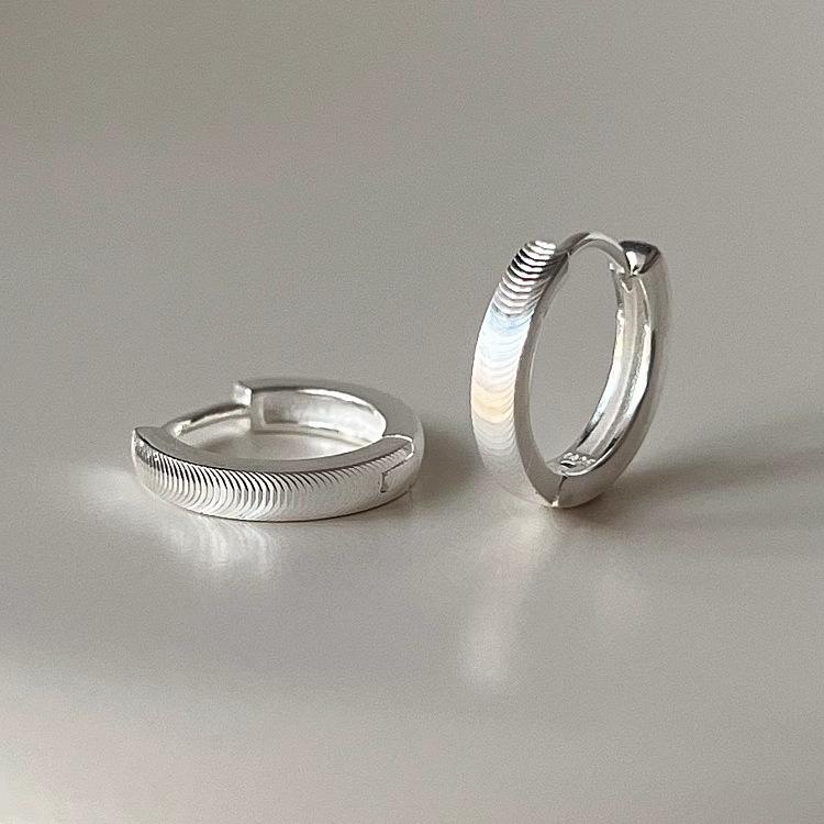 Vein Circle Brushed Earrings Female Light Luxury Niche Design Sense of Fashion High-level Elegant Simple Lightweight Minimalist Hoop Earrings