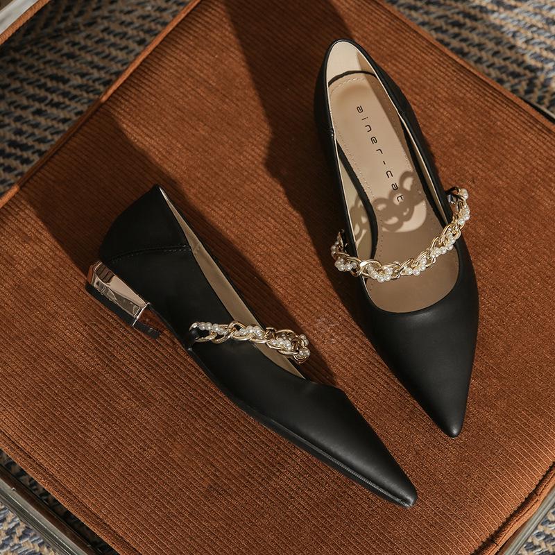 

2218 [sheepskin] thick-heeled flat shoes for women s 2025 autumn new pointed pearl chain temperament Mary Jane single shoes 35