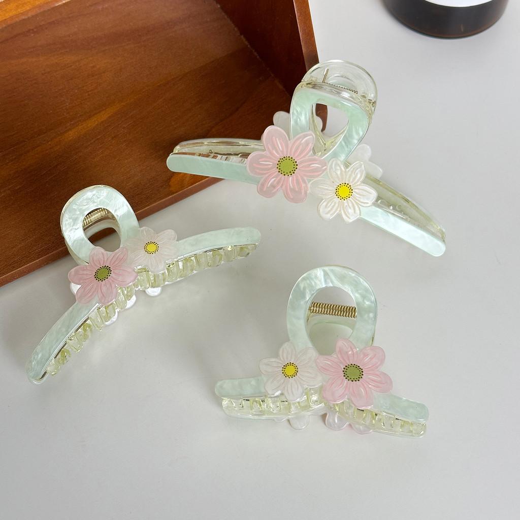 Color Charming Candy Flower Hair Clutch Clip Versatile Accessory For Use Everyday