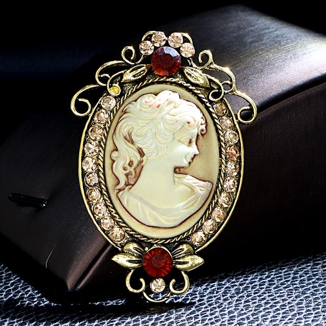New Beauty Head Embossed Brooch 20 Styles Available Classic Fashion Pin Wedding Party Jewelry Pearl Rhinestone Material