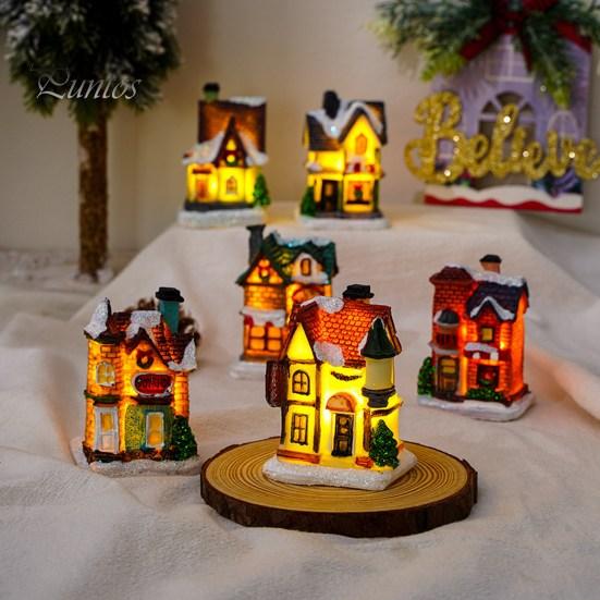 Weihnachten glühende Haus Ornament romantische warme Beleuchtung Harz Handwerk Desktop LED schneebedeckte Haus Dekoration Figur Statue Festival Geschenk