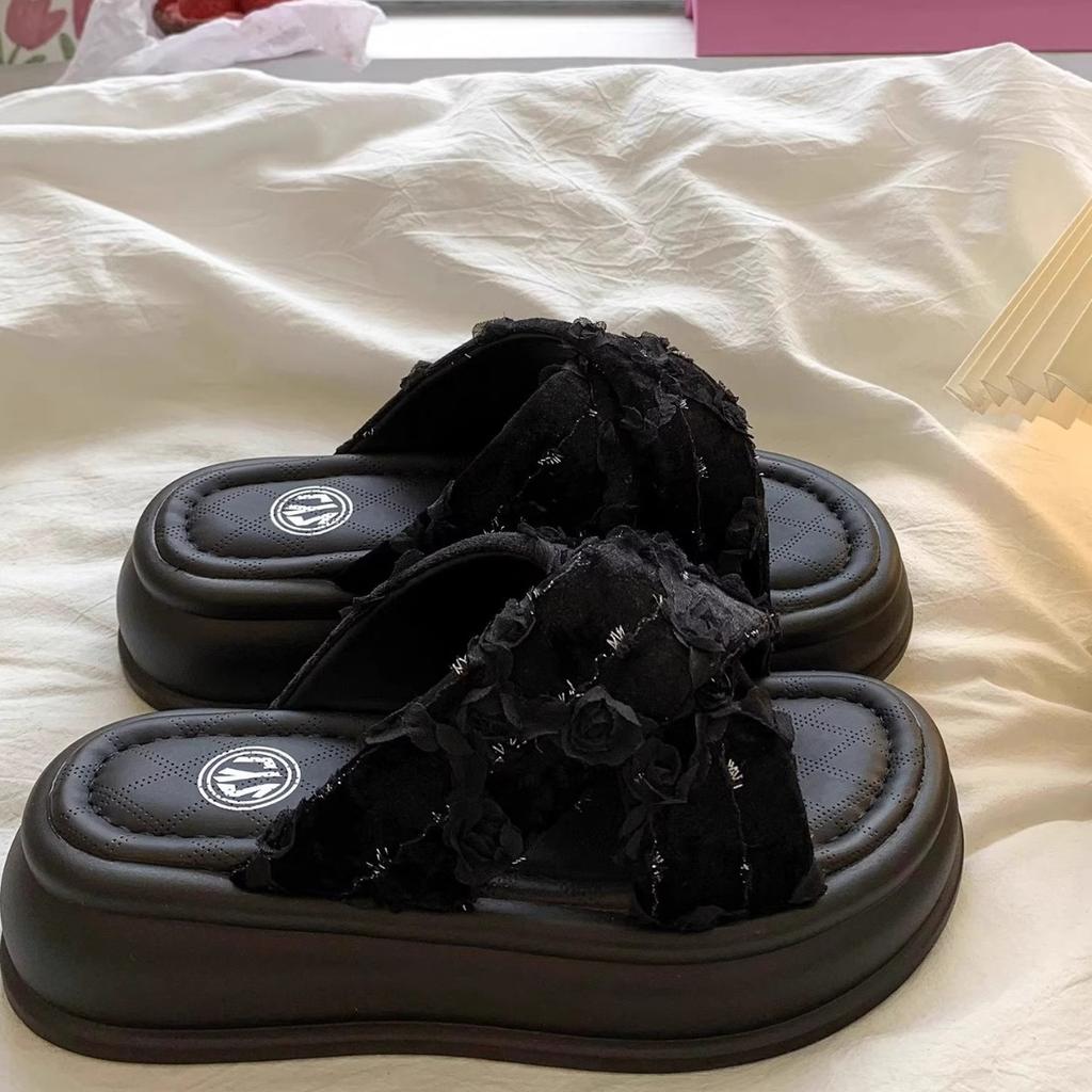 2025 new platform slippers women's summer wear French beautiful fashion high sense fairy wind increase beach