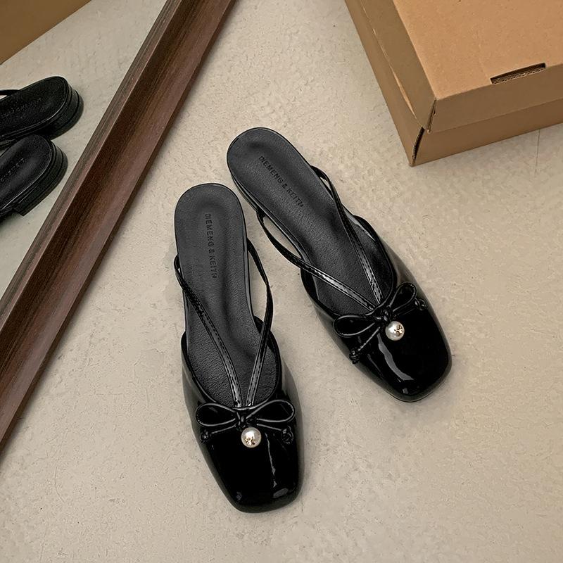 

Temperament retro silver flat-bottomed bag head slippers women s summer wear 2025 new with skirt non-slip cool slippers 40 чорний