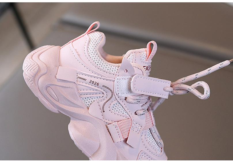 Children's Breathable Mesh Sports Shoes - Soft Sole, Non-Slip Running Shoes for Boys & Girls, Trendy Student Footwear.